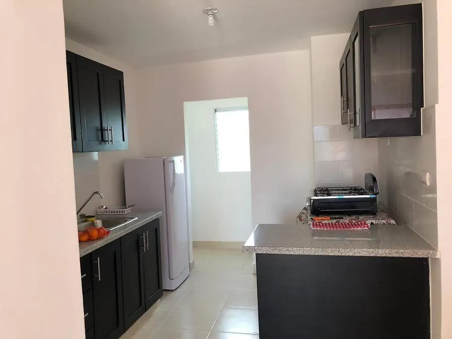 Joel Arturo Residences 0*, Licey al Medio