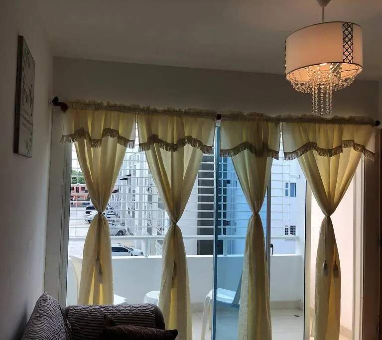 Joel Arturo Residences 0*, Licey al Medio